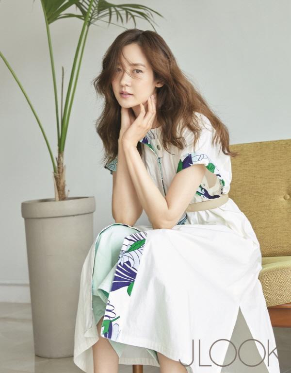 [★화보] 전인화·성유리, 50대와 30대 여배우의 만남 '우아한 아름다움'