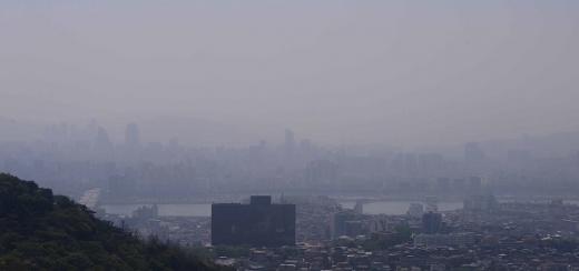 중국 황사. 지난 1일 서울 남산에서 바라본 서울 시내가 뿌옇게 흐려져 있다. /사진=뉴시스