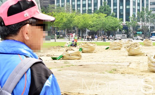 [머니S포토] 시민품으로 돌아온 서울광장