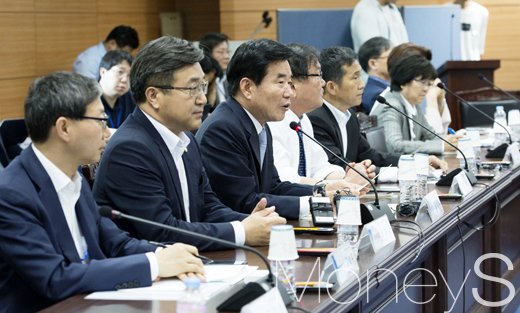 [머니S포토] 김진표 