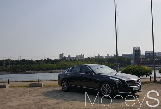 [시승기] 플래그십도 다를 수 있다, 캐딜락 CT6 프리미엄