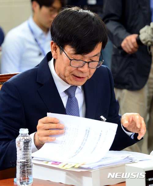김상조 공정거래위원장 후보자가 2일 국회에서 열린 청문회에 출석했다. /사진=뉴시스 