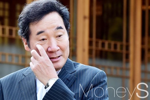 [머니S포토] 고위 당정청 회의, 이낙연 총리 무슨 생각 중?