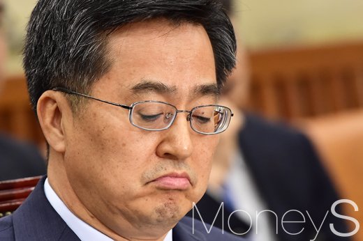 김동연 후보자. 최저임금 1만원. 사진은 김동연 경제부총리 겸 기획재정부 장관 후보자. /사진=임한별 기자