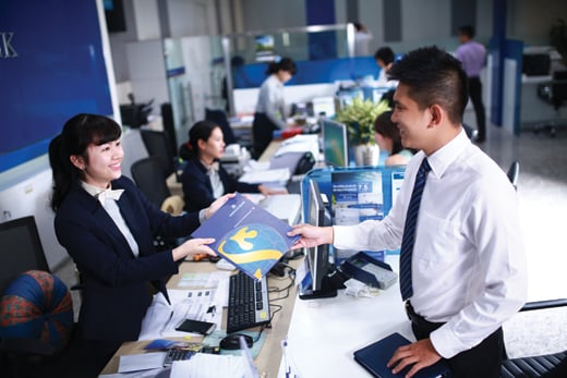 신한베트남은행 입출금창구. /사진제공=신한은행