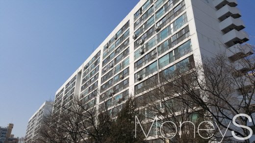 일원동 개포한신아파트. /사진=김창성 기자
