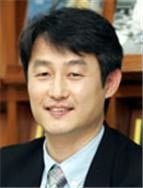 환경부 차관에 임명된 안병옥 시민환경연구소 소장. /사진=청와대 제공