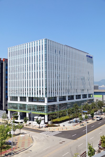 부산광역시 강서구 대저동에 건립된 에어부산 신사옥. /자료사진= 에어부산 제공