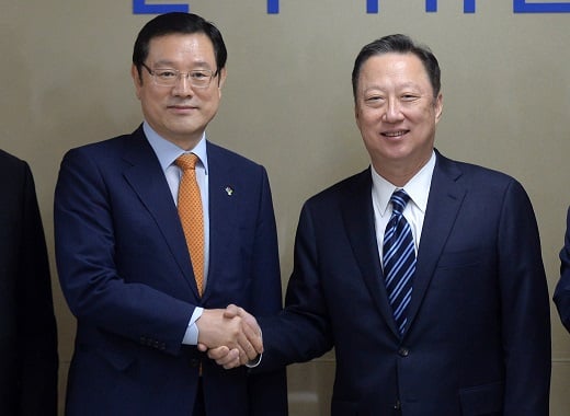 일자리위-대한상의 첫 만남… “기업 도움 필요” vs “합의점부터 찾아야”