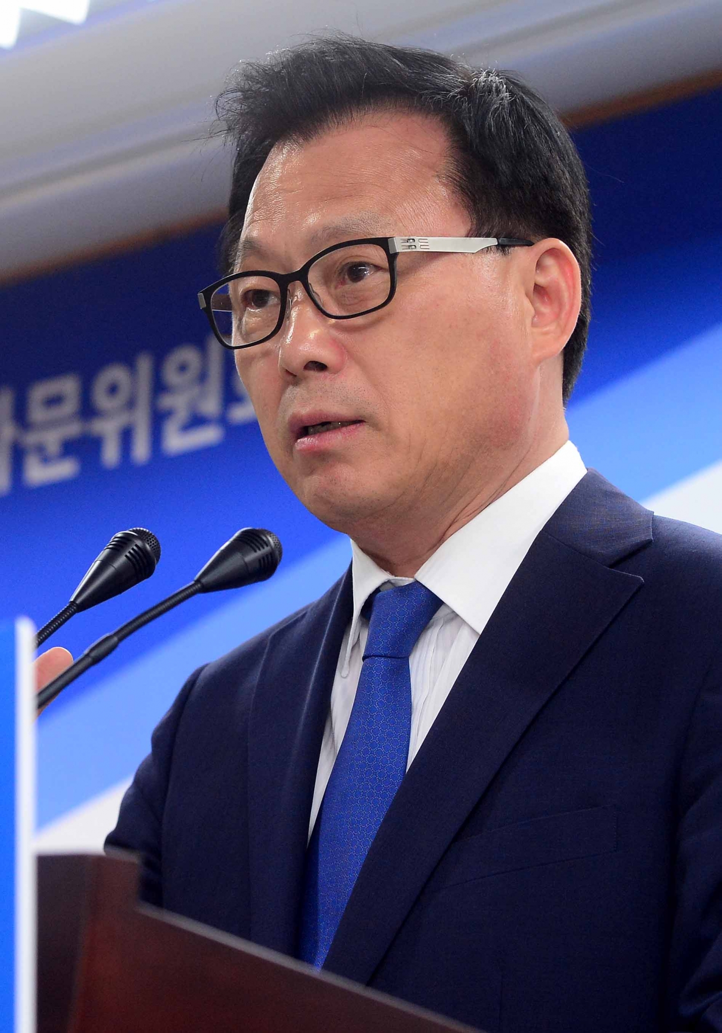 문재인 아동수당. 박광온 국정기획자문위원회 대변인이 지난달 22일 서울 종로구 금융감독원 연수원에서 브리핑을 하고 있다. /사진=뉴시스