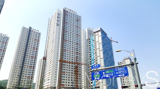경기 광명시가 추가 조정대상지역에 포함됐다. 사진은 KTX 광명역 인근의 호반베르디움 건설현장. /사진=김창성 기자