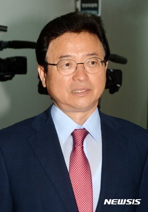 이철우 자유한국당 의원이 문재인 대통령의 탄핵 가능성을 시사하는 발언을 최고위원 후보자 토론회에서 해 논란이다. /자료사진=뉴시스