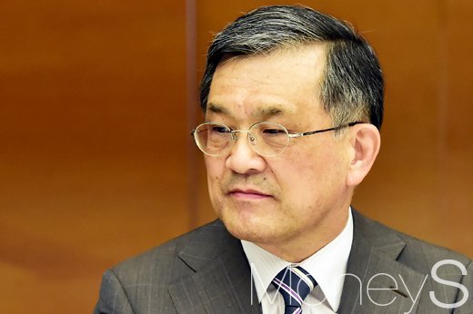 [머니S포토] 공정위-4대 그룹 만남, 경청하는 권오현 부회장