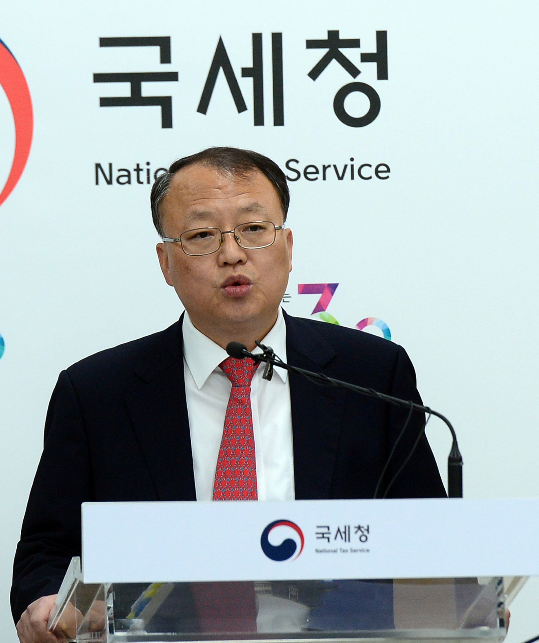 한승희 국세청장 후보자가 1월 도입예정인 종교인 과세 대상이 약 20만명에 이를 것으로 예상했다. /사진=뉴스1