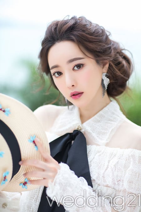 홍수아, 웨딩드레스 입고 우아한 여신美… 