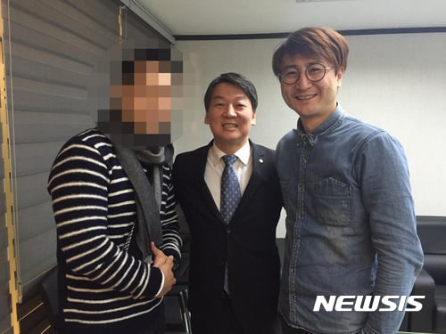 이준서 전 국민의당 최고위원 주거지 등에 대한 검찰 압수수색이 28일 오전 진행되고 있다. 지난해 1월 이준서 에코준 대표(오른쪽)가 당시 안철수 국민의당 창당준비위원장과 함께 촬영한 사진. /자료사진=뉴시스