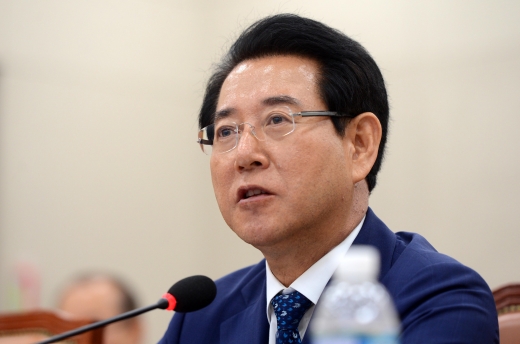 김영록 농림축산식품부 장관 후보자가 28일 서울 영등포구 국회에서 열린 인사청문회에서 의원들의 질의에 답변하고 있다. /사진=뉴시스