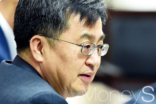 [머니S포토] 모두발언 하는 김동연 부총리