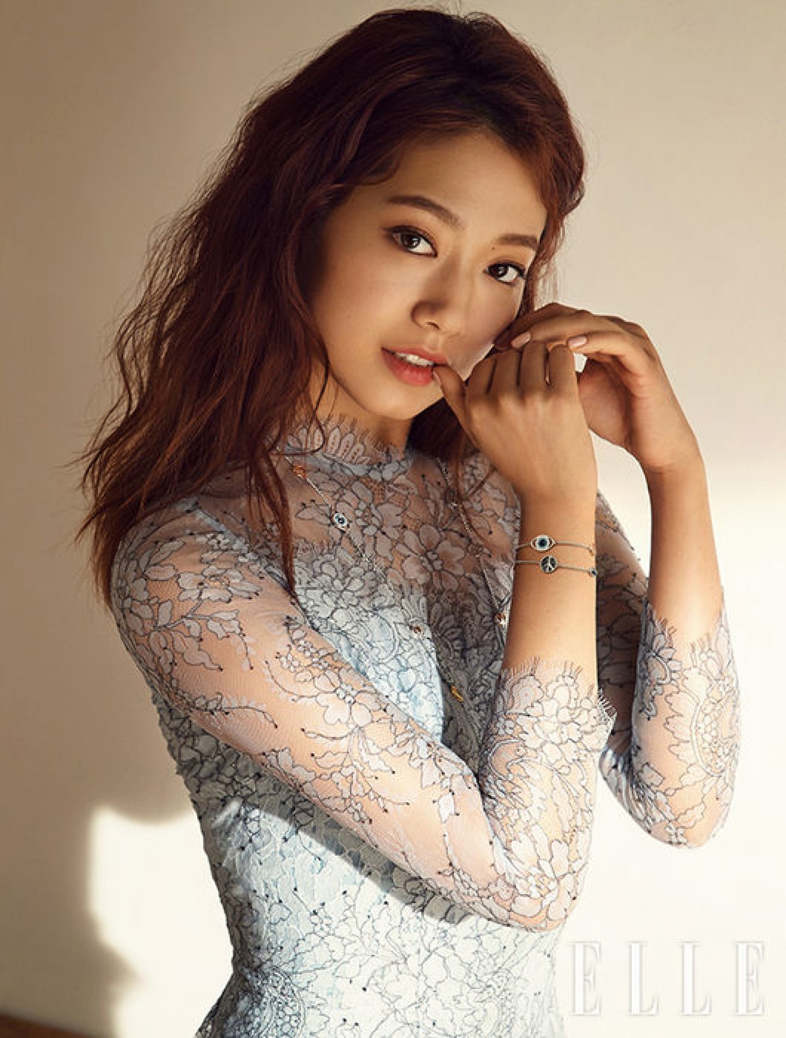 '분위기 여신' 박신혜, 우아한 고혹미 발산… 