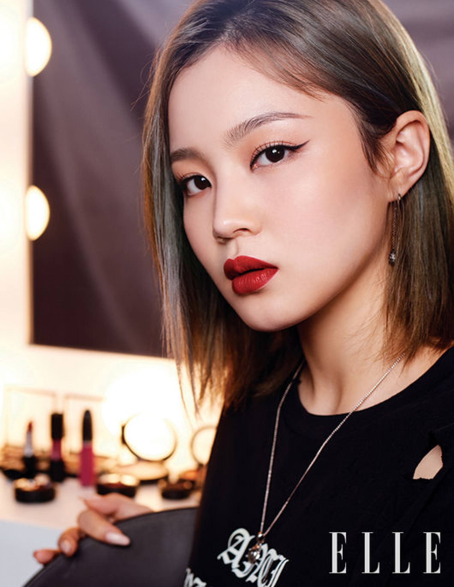 이하이, 매혹적인 레드립… '성숙美' 가 물씬