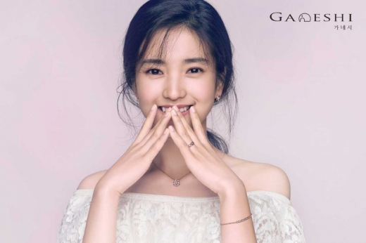 '미스터션샤인' 김태리, 주얼리 화보 통해 우아+영롱한 매력 발산