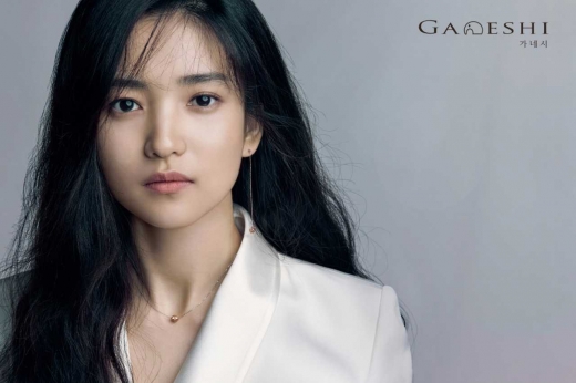 '미스터션샤인' 김태리, 주얼리 화보 통해 우아+영롱한 매력 발산