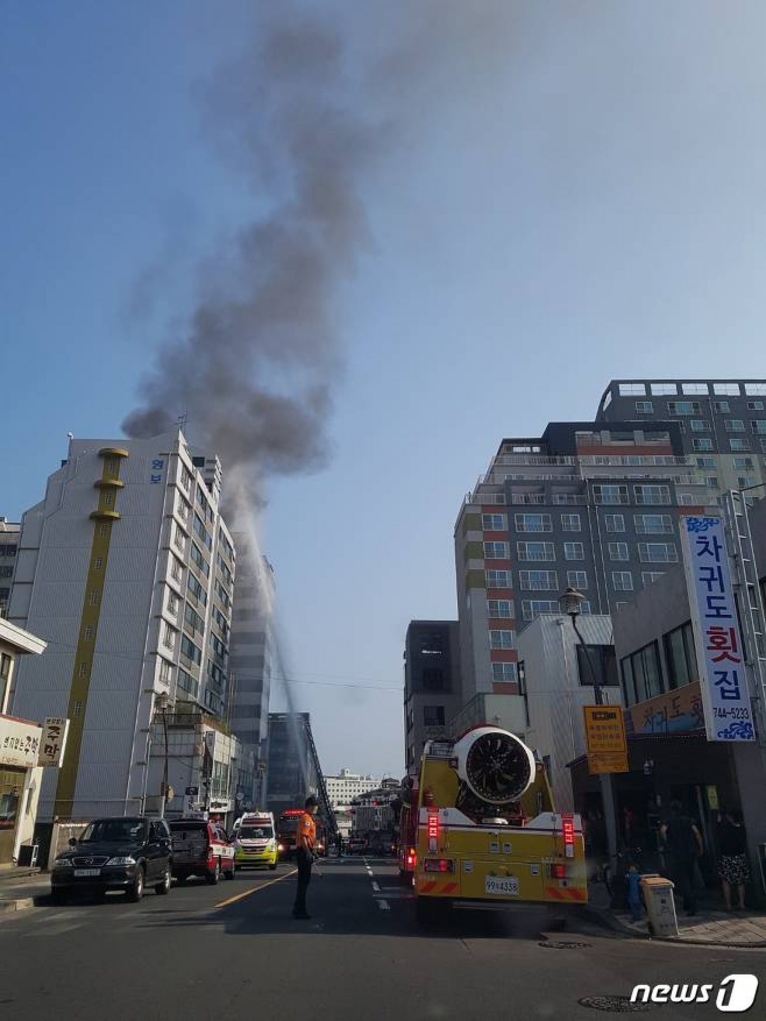 제주 한 오피스텔에서 화재가 발생해 20여분 만에 꺼졌다. /사진=뉴스1