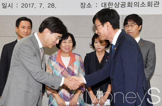 [머니S포토] 공정위, '가맹분야 불공정관행 근절대책 잘 지킵시다'