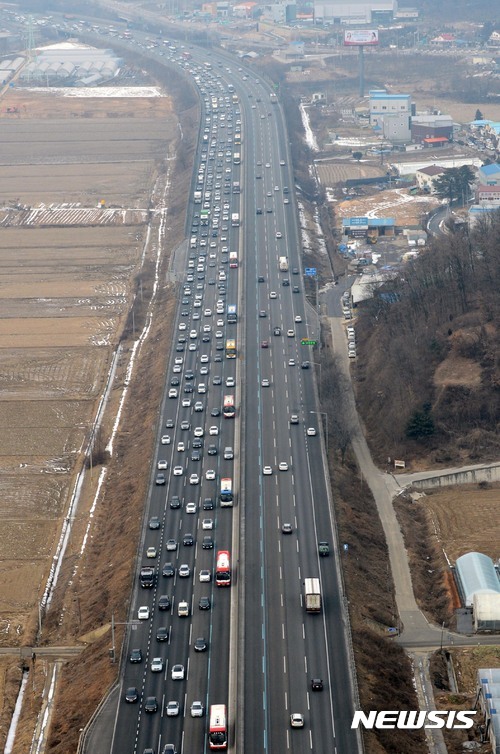 '고속도로 교통상황' '영동고속도로 버스전용차로' 사진은 기사내용과 무관. /자료사진= 뉴시스