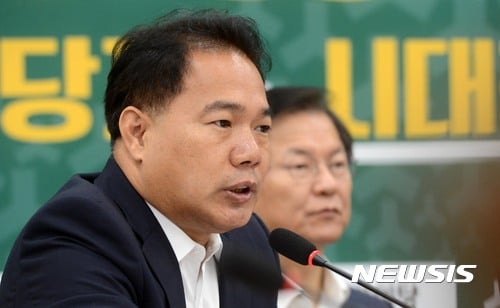 '국민의당 제보조작 사건' 김성호·김인원 기소… 이용주 의원 무혐의