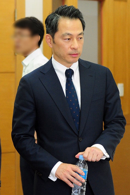 강정석 동아쏘시오홀딩스 회장이 지난 7일 오후 구속 전 피의자 심문을 마치고 부산지법 동부지원 102호 법정을 나오고 있다. /사진=뉴스1