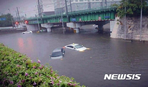 부산, 폭우로 침수 피해 속출… 오후에도 최대 100mm 비
