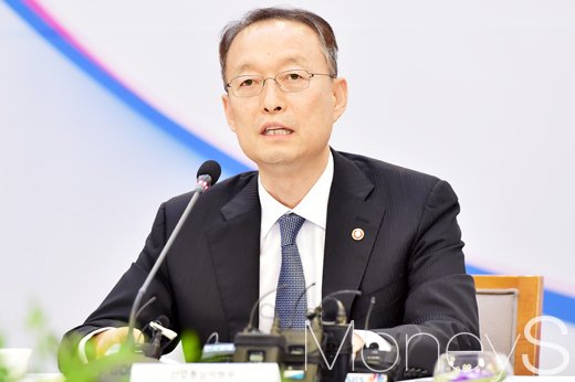 경주 지진 1년. 사진은 백운규 산업통상자원부 장관. /사진=임한별 기자