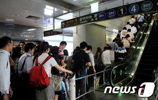 인천공항철도 검암역 인근에서 신원 미상의 여성이 열차에 치이는 사망사고가 발생했다. /사진=뉴스1 DB