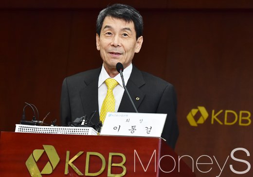 이동걸 산업은행 회장이 29일 산업은행 여의도 본점에서 열린 금호타이어 자율협약 관련 기자 간담회에서 발언하고 있다. /사진=임한별 기자