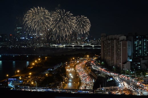 지난해 열린 여의도 불꽃축제 모습. /사진=뉴시스 DB