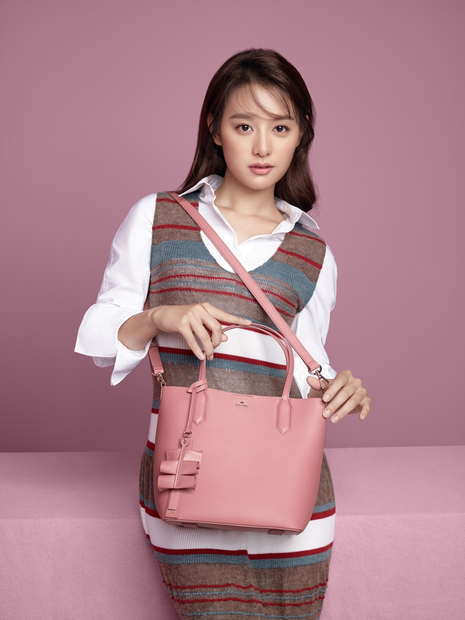/사진=제이에스티나 핸드백