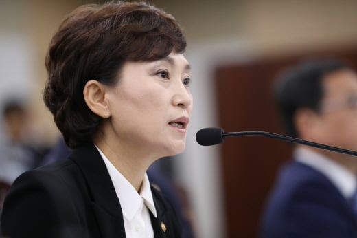 국토부 국정감사에서 의원들의 질의에 답변하는 김현미 국토부 장관. /사진=뉴시스 강종민 기자