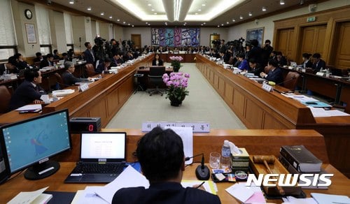16일 국회 법제사법위원회의 법무부 국정감사가 열린다. 법무부의 공수처 설치 방안 등이 쟁점이 될 것으로 보인다. /자료사진=뉴시스