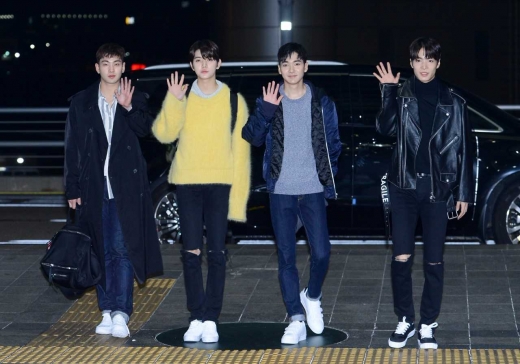 [★공항패션] 뉴이스트W, 시크한 블랙 스타일링… 