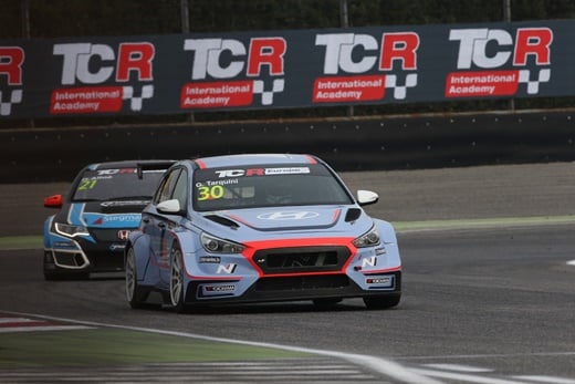 ‘i30 N TCR’이 이탈리아 아드리아 인터내셔널 레이스웨이(Adria International Raceway)에서 열린 ‘TCR 유럽 트로피’ 대회에서 경주하는 모습