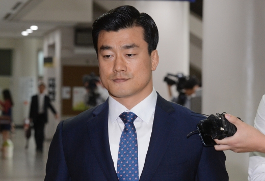 이영선. 이영선 전 청와대 행정관이 지난 6월28일 서울 서초구 서울중앙지방법원에서 열린 선고 공판에 출석하고 있다. /사진=뉴시스