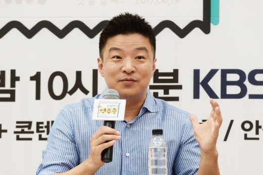 김생민, '통장요정' SM C&C와 전속계약… 