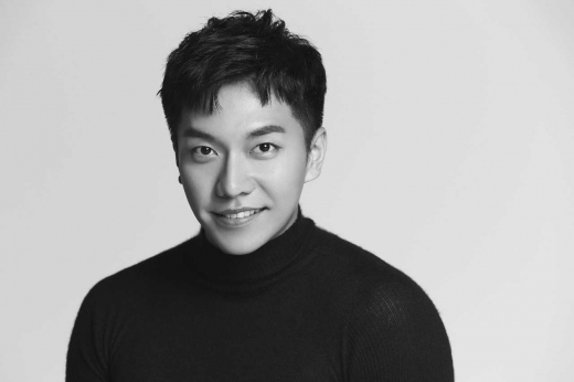 이승기, '2017 AAA' 참석… 전역 후 첫 공식석상
