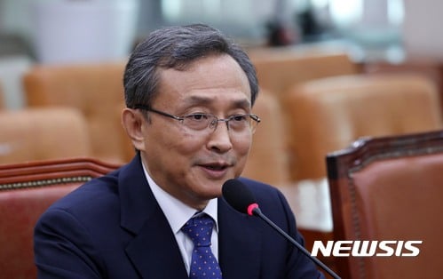 유남석 헌법재판관 후보자, 청문보고서 채택… 대통령 추천