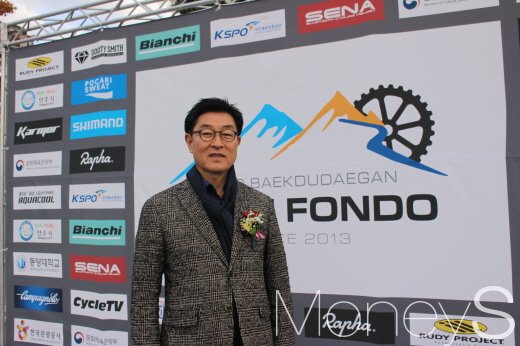 장욱현 영주시장. 장 시장은 오늘의 '백두대간 그란폰도'를 있게 한 주인공이다. /사진=박정웅 기자