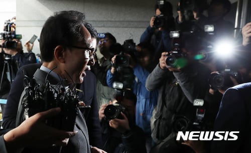 이명박 전 대통령이 15일 오전 귀국한다. /자료사진=뉴시스