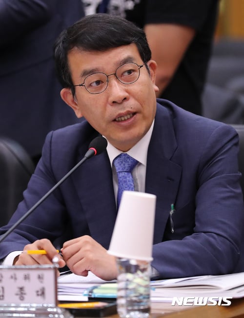김종대 의원, 이국종 교수 '귀순병사 상태 공개' 비판… 