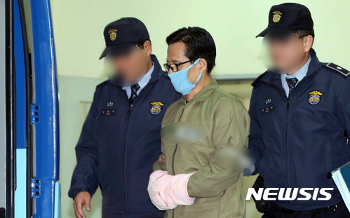 이영복 회장이 1심에서 징역 8년을 선고받았다. /자료사진=뉴시스
