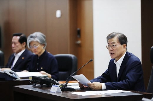 북한 탄도미사일 발사. 문재인 대통령(맨 오른쪽)이 지난 7월29일 국가안전보장회의(NSC) 전체회의를 주재하고 있다. /사진=청와대 제공 